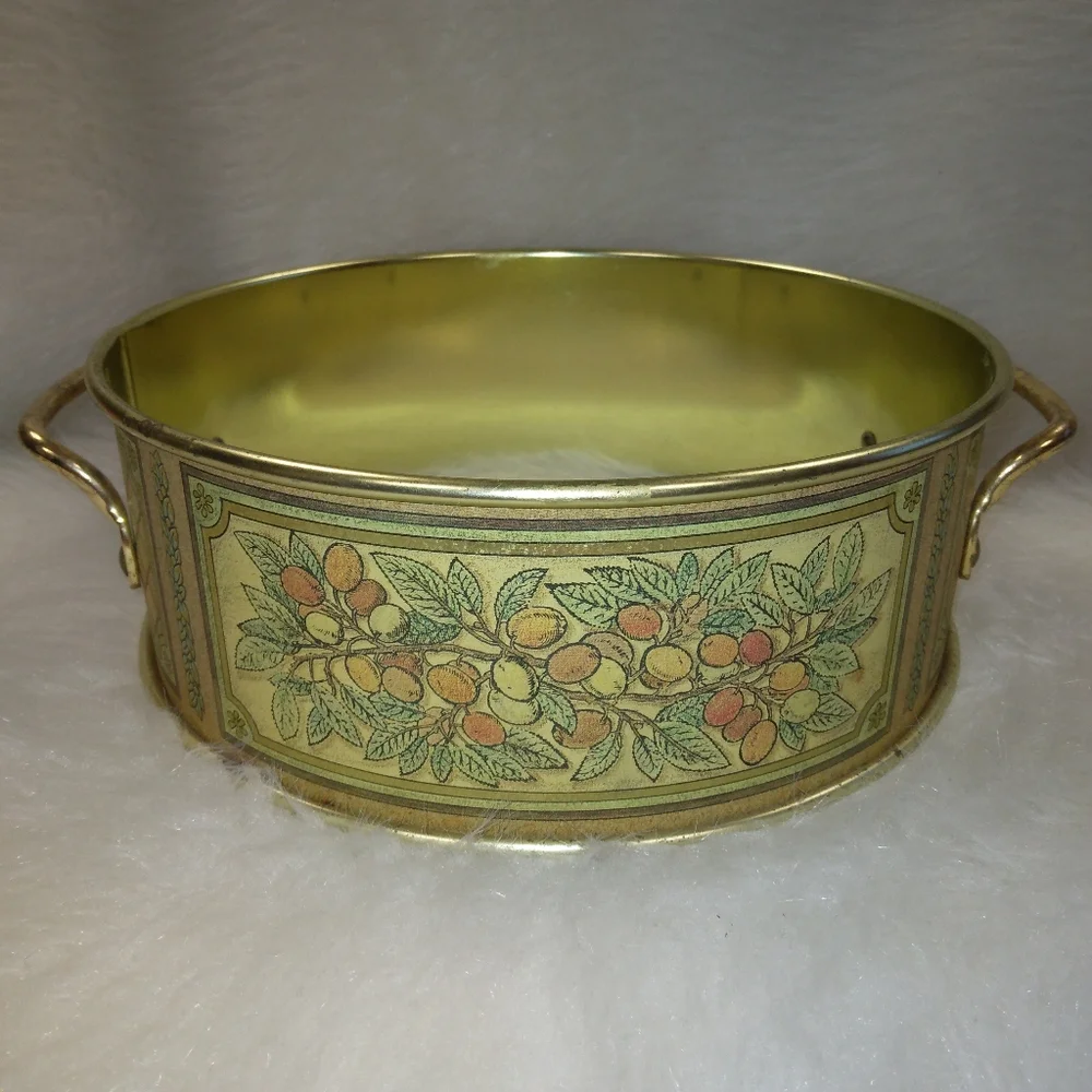 PYREX Vintage cradle for 624 caserol dish.  Tones of mauve/pink and green